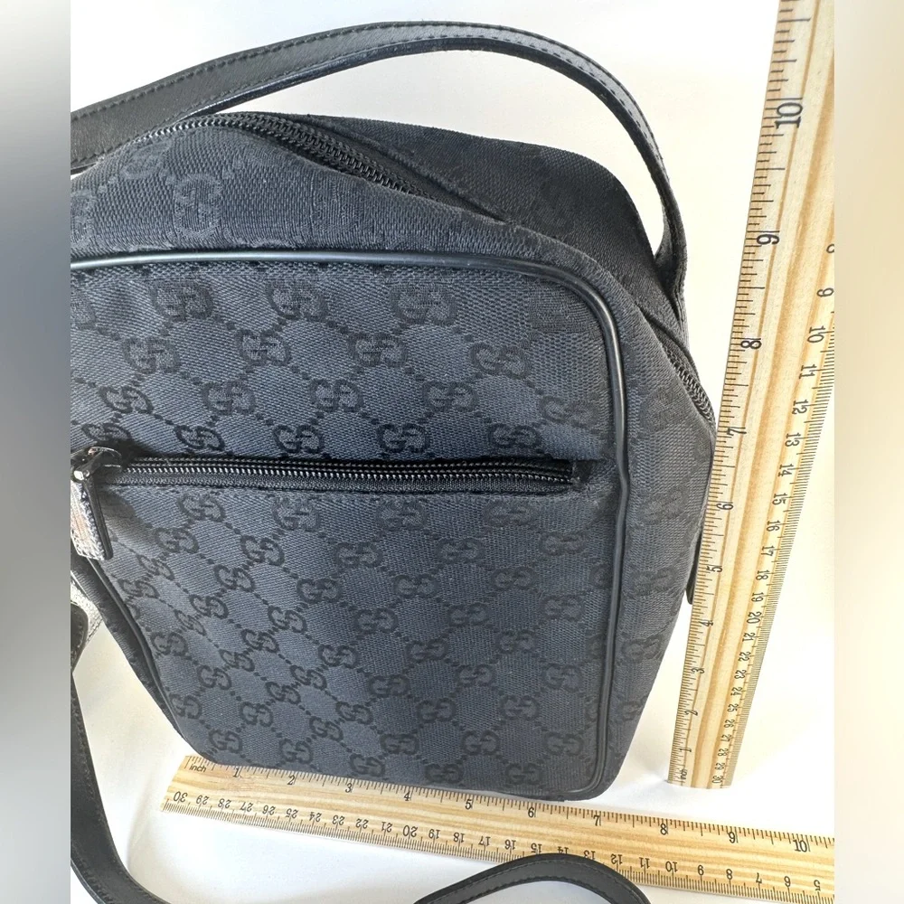 Gucci Monogram Messenger Crossbody Bag Vintage Early 2000s Rare Gucci GG EUC - Picture 15 of 16